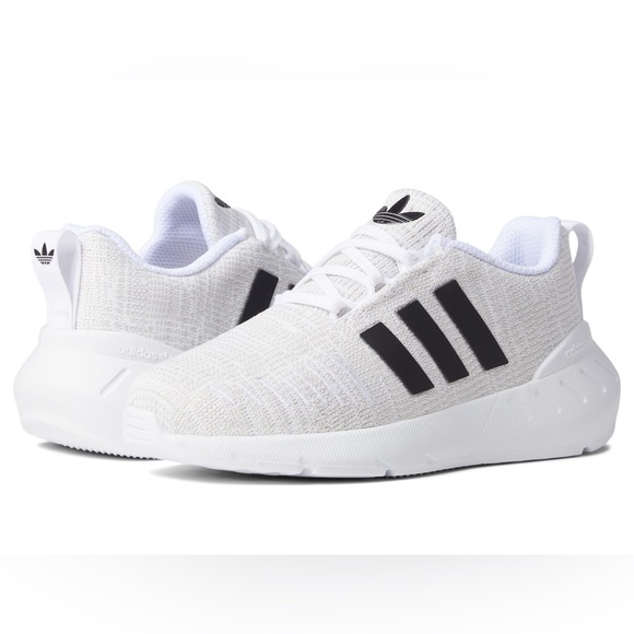 NIB Kids Adidas Originals Swift Run 22 Sneakers White Black Size 3 Little Kid - Picture 1 of 7